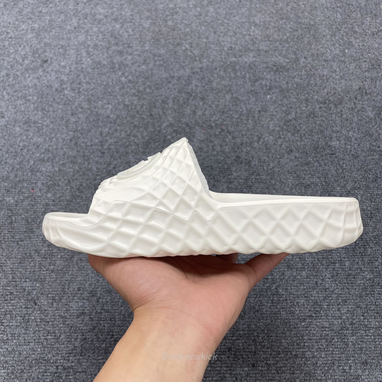 Gucci Slide Sandal Interlocking G Water Ripples 770801 J8710 1000 (6) - www.newkick.vip